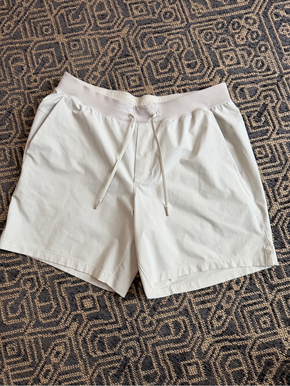 lululemon Men's Zeroed In Linerless 7” Athletic Shorts Tan